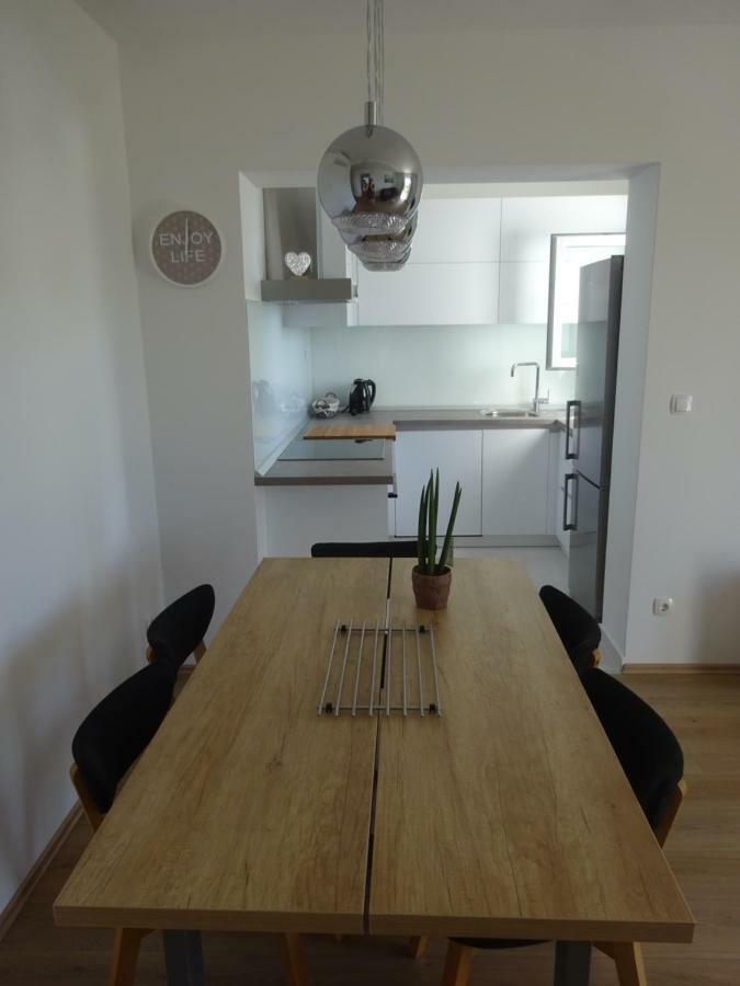 Apartment Duce Omis Exterior photo